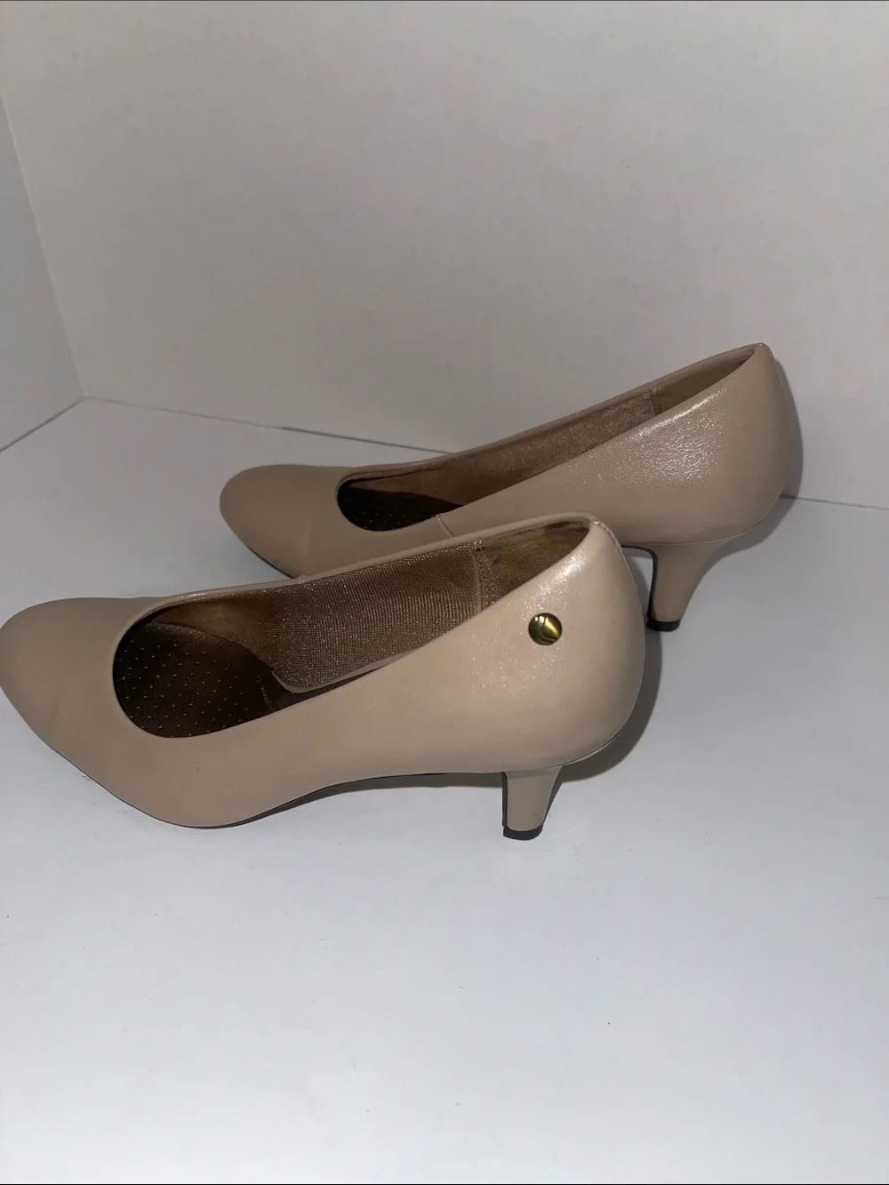 Life Stride Soft System Classic Women's Nude Pumps - Elegant Everyday Heel